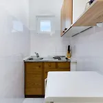 Beschauliches Mit Mediterraner Terrasse, Grillplatz, Parkplatz, Klima, Wifi *