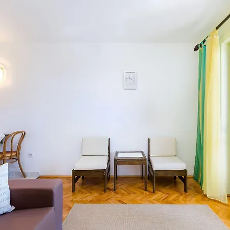 דירה Beschauliches Mit Mediterraner Terrasse, Grillplatz, Parkplatz, Klima, Wifi