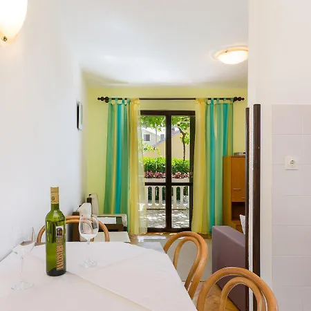 Beschauliches Mit Mediterraner Terrasse, Grillplatz, Parkplatz, Klima, Wifi *