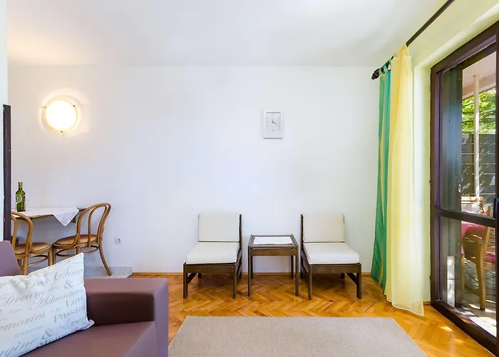 דירה Beschauliches Mit Mediterraner Terrasse, Grillplatz, Parkplatz, Klima, Wifi