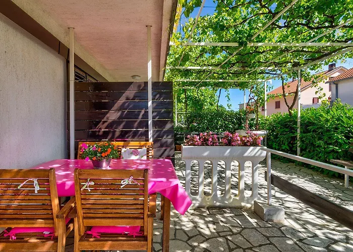 Beschauliches Mit Mediterraner Terrasse, Grillplatz, Parkplatz, Klima, Wifi קריקווניצה