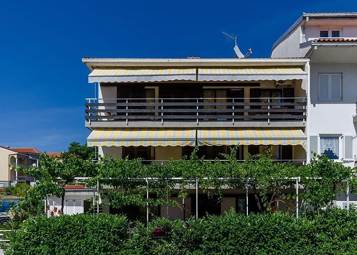 Beschauliches Mit Mediterraner Terrasse, Grillplatz, Parkplatz, Klima, Wifi *