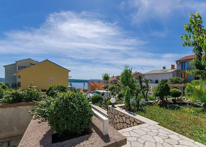 Beschauliches Mit Mediterraner Terrasse, Grillplatz, Parkplatz, Klima, Wifi דירה קריקווניצה
