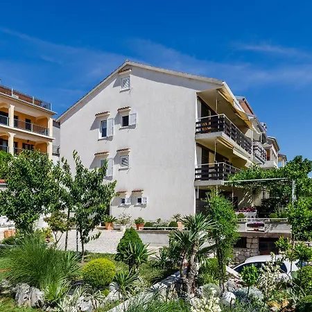 Beschauliches Mit Mediterraner Terrasse, Grillplatz, Parkplatz, Klima, Wifi Lejlighed